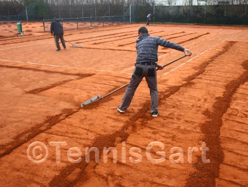 Frühjahrsinstandsetzung Tennisplatzbau